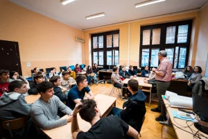 Više od 4.500 srednjoškolaca širom Srbije do sada prošlo kroz Program Finansijska pismenost