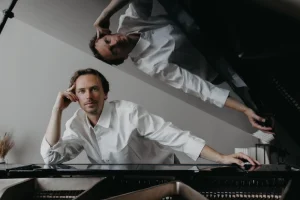 Alex Solely objavio album „Cascade“