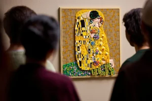 Najpoznatiji Klimtov „Poljubac” sada u LEGO izdanju